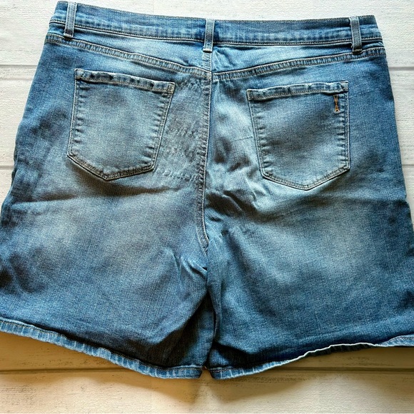 Vintage America Blues Women’s Size 12 Bestie Shorts Embroidered Floral Jeans - Picture 6 of 8